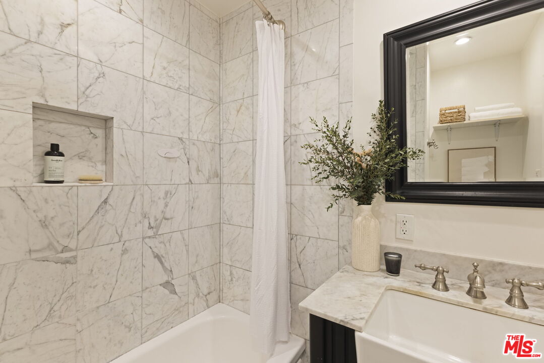 1659 Franklin St Unit: 6