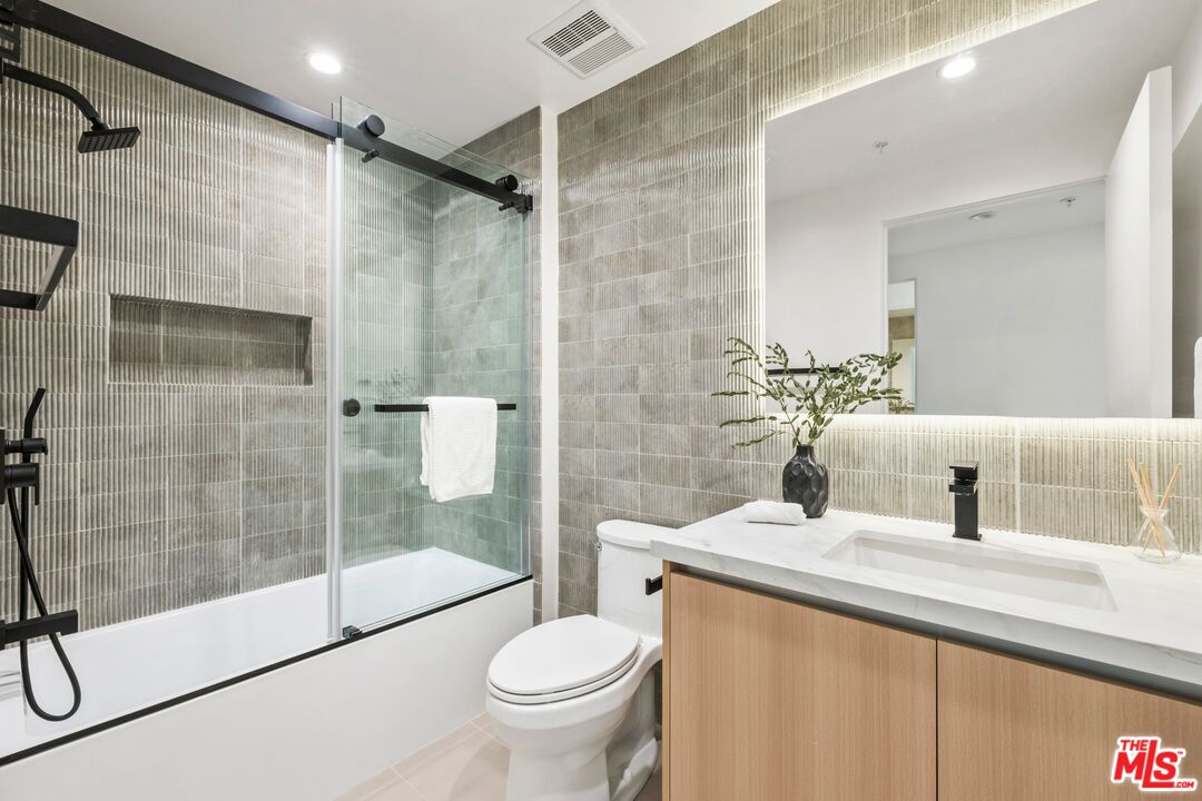 1414 S Beverly Dr Unit: 401