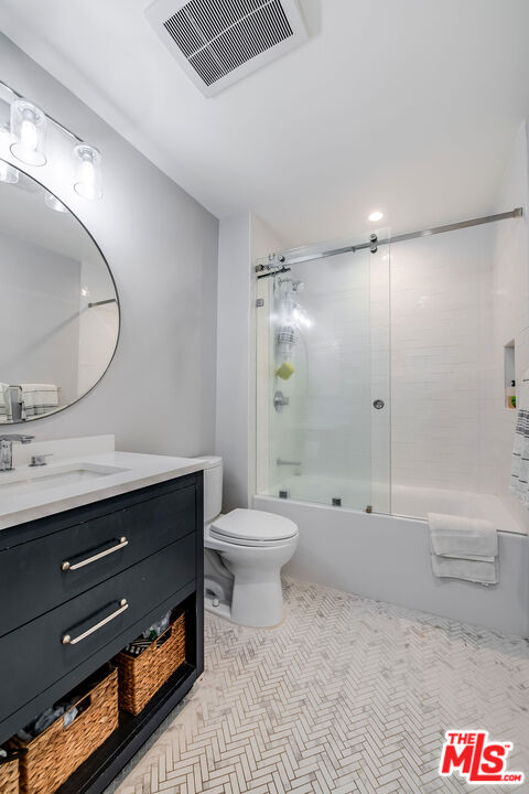 16 Quarterdeck St Unit: 102