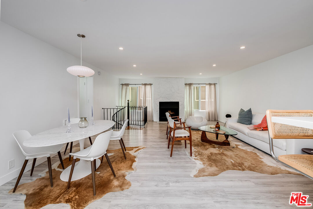 16 Quarterdeck St Unit: 102