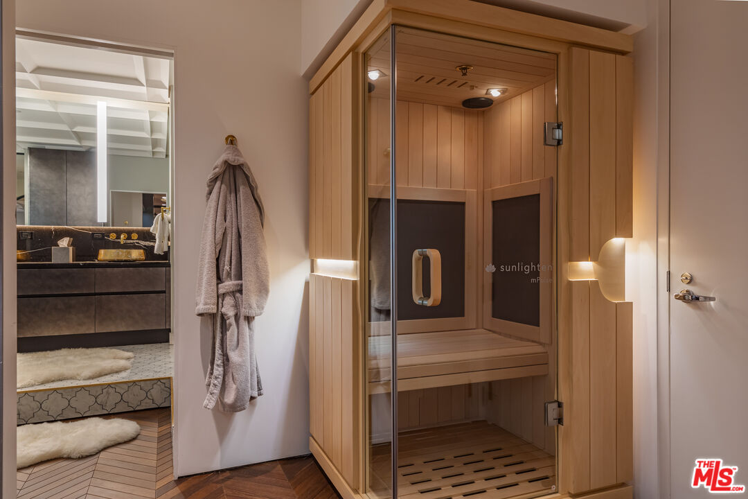 10727 Wilshire Blvd Unit: 1805