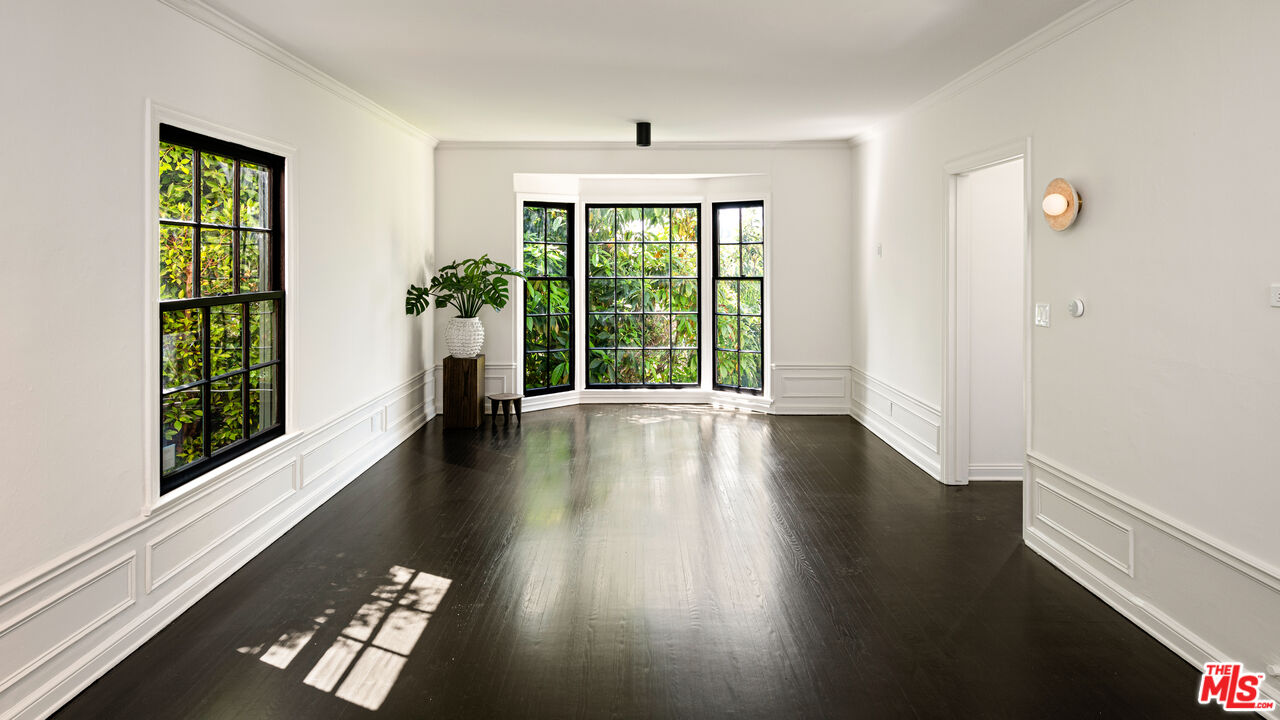 1954 Hillcrest Rd Unit: 8