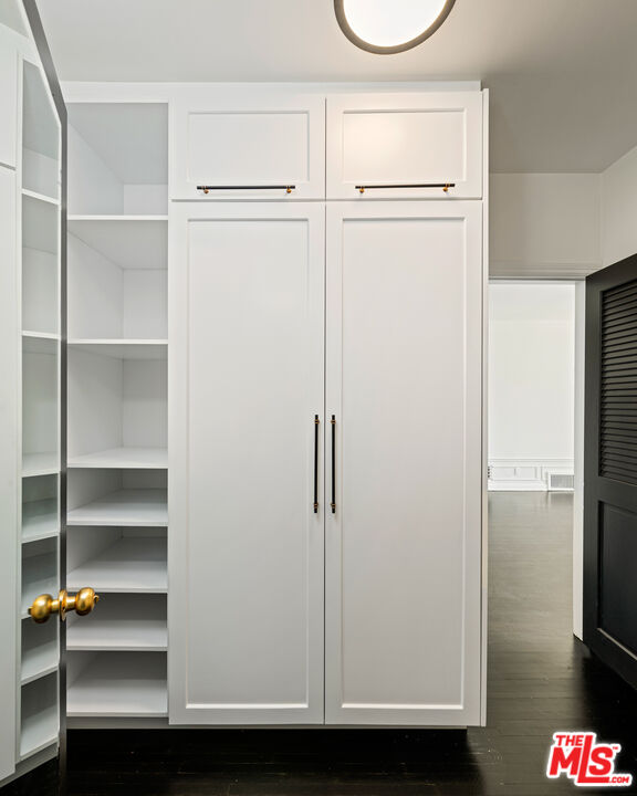 1954 Hillcrest Rd Unit: 8