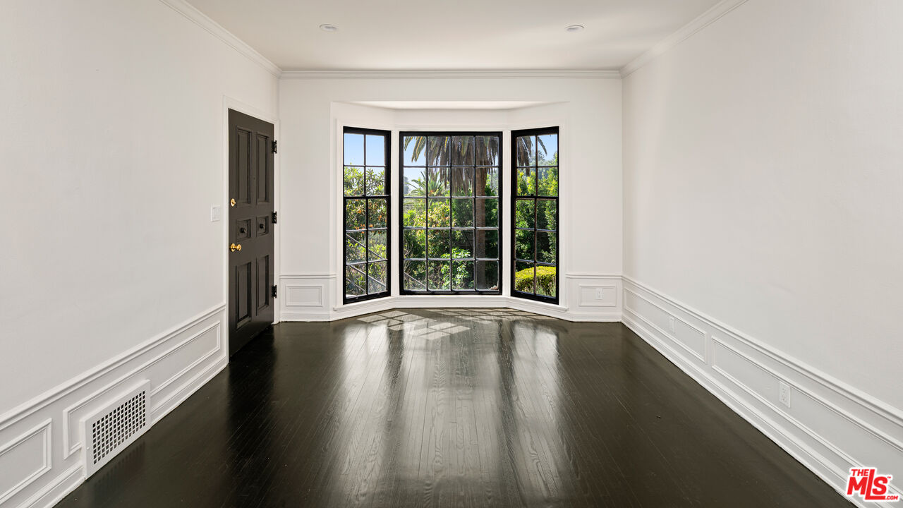 1954 Hillcrest Rd Unit: 8