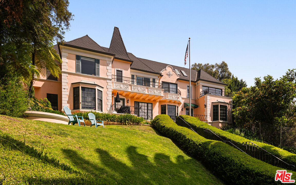 1954 Hillcrest Rd Unit: 8