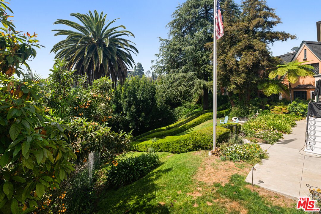 1954 Hillcrest Rd Unit: 8