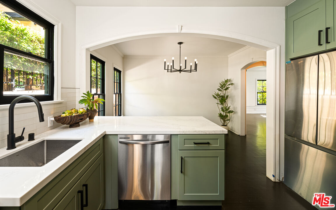 1954 Hillcrest Rd Unit: 8