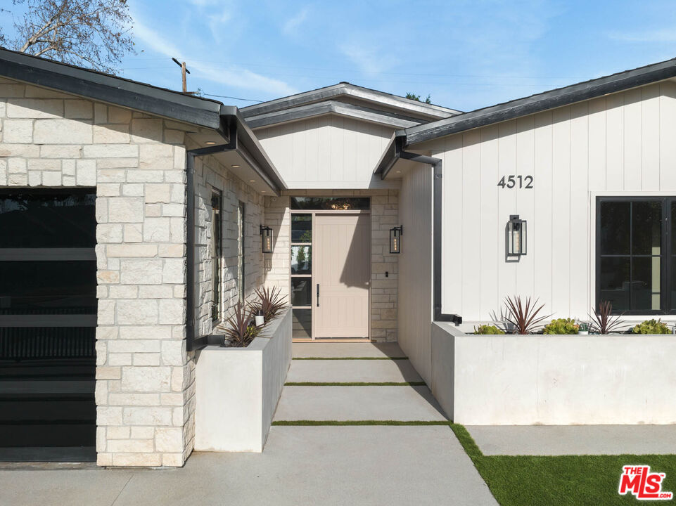 4512 Sunnyslope Ave
