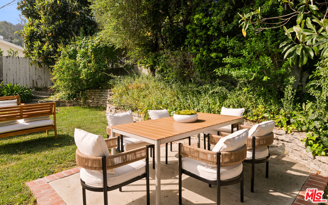 12166 Laurel Terrace Dr