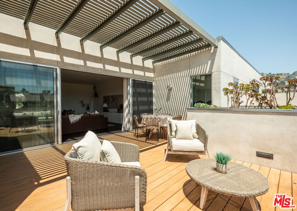 855 N Croft Ave Unit: PH4