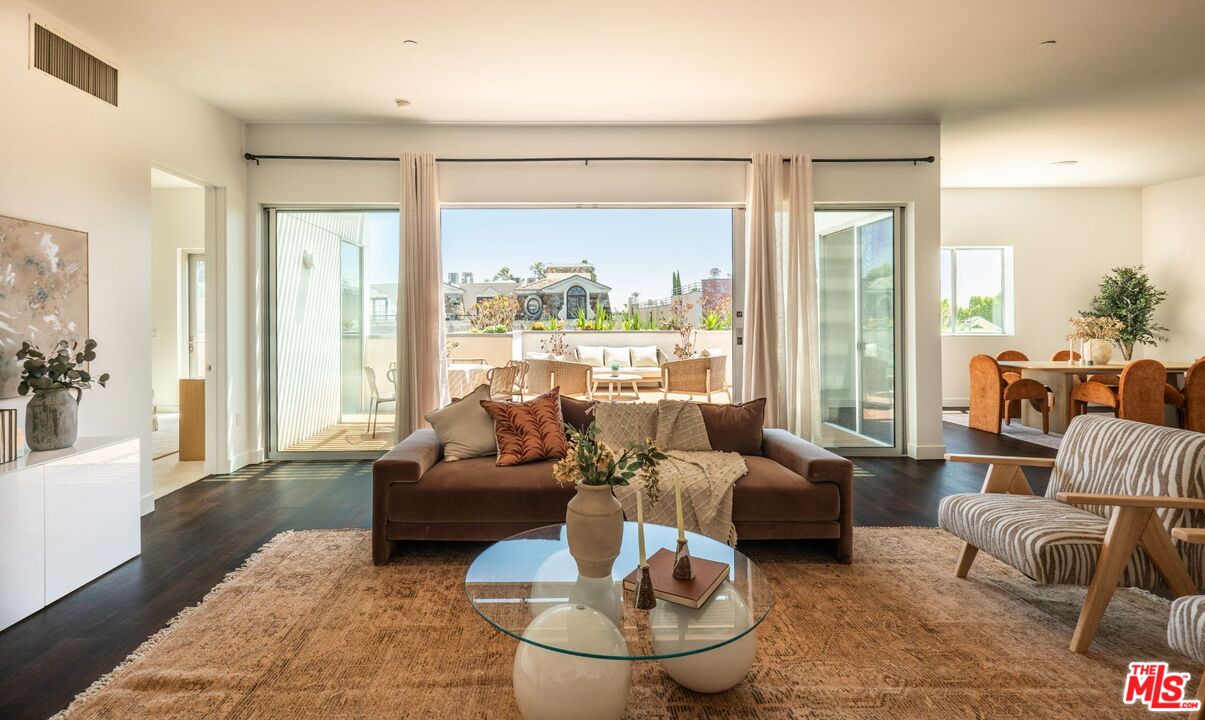 855 N Croft Ave Unit: PH4