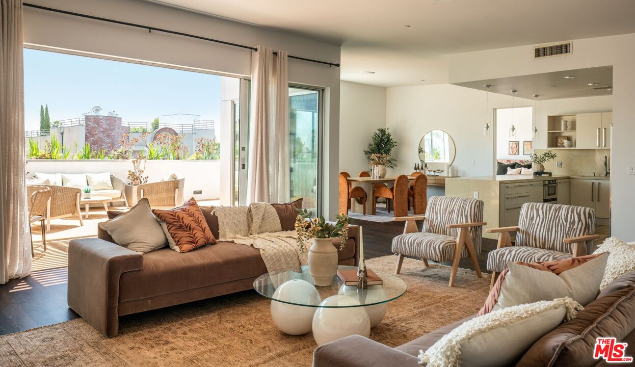 855 N Croft Ave Unit: PH4