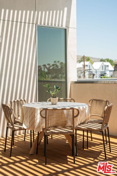 855 N Croft Ave Unit: PH4