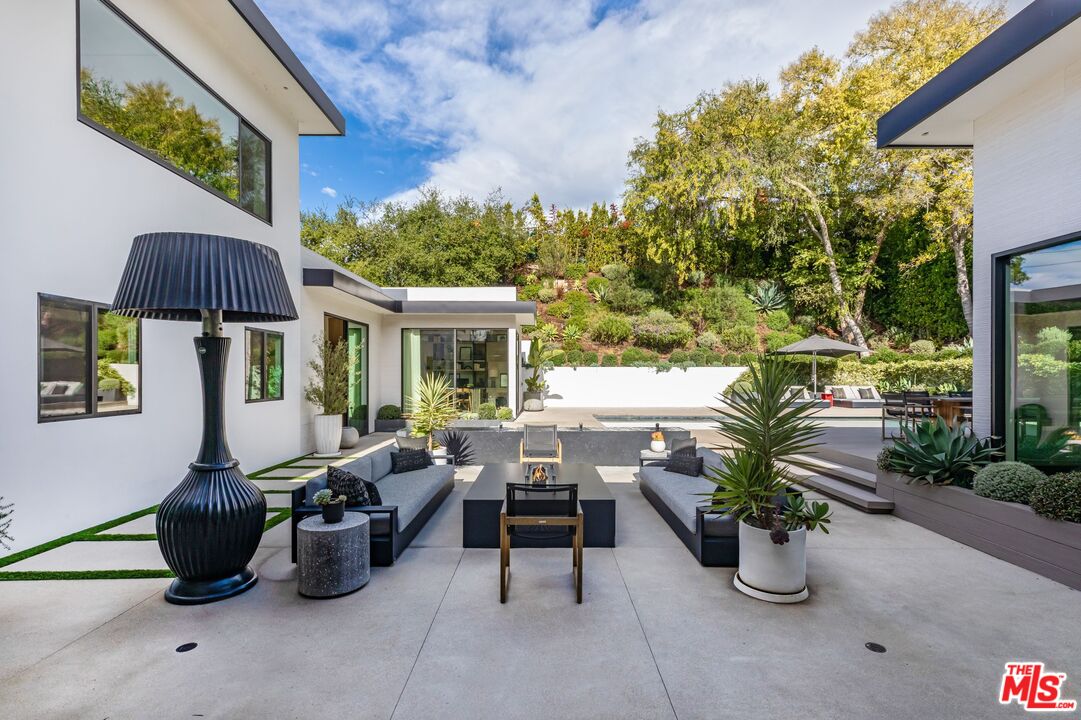 9455 Eden Dr