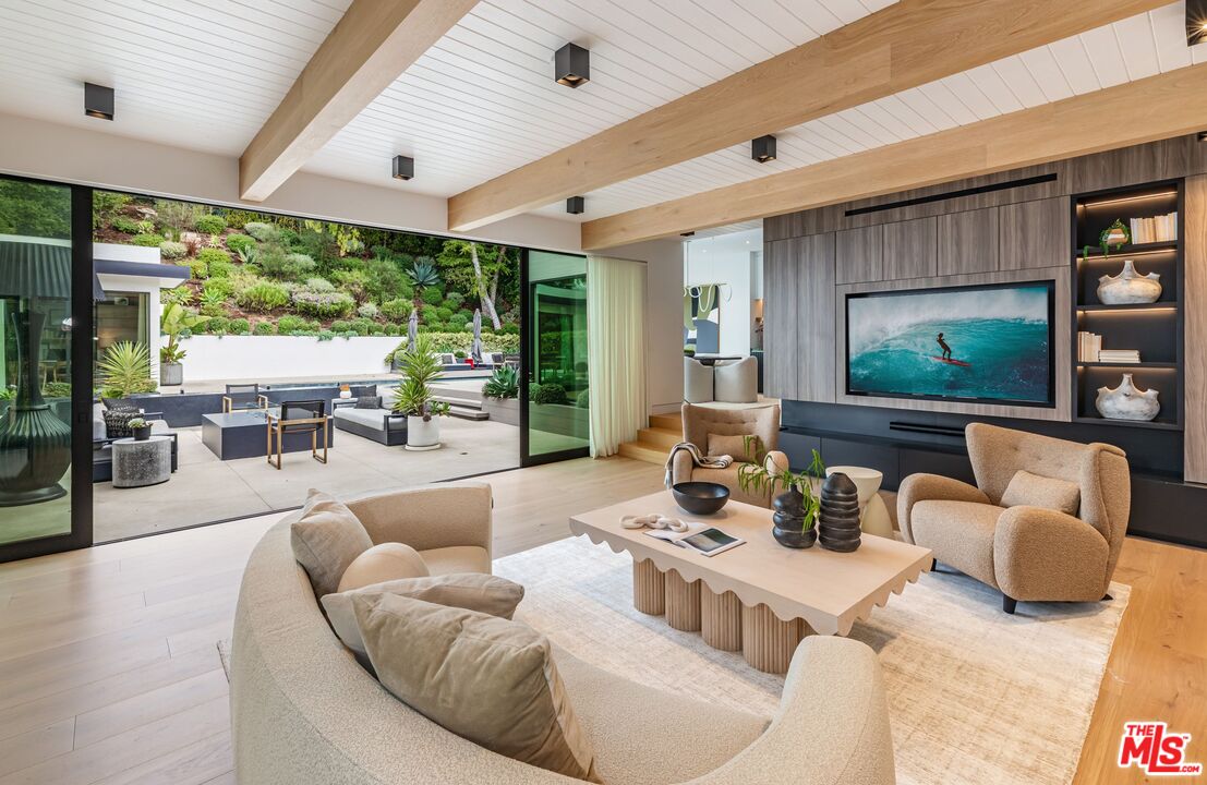 9455 Eden Dr