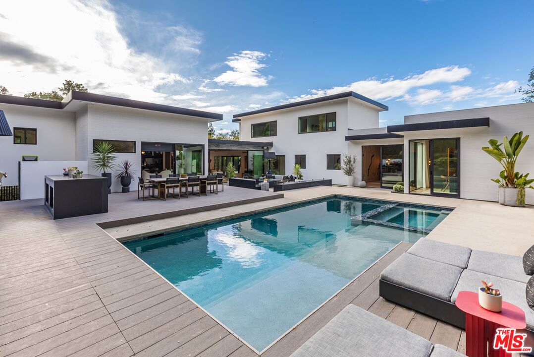 9455 Eden Dr