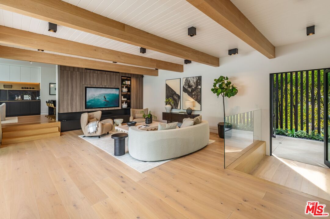 9455 Eden Dr