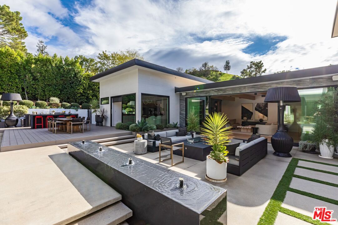 9455 Eden Dr