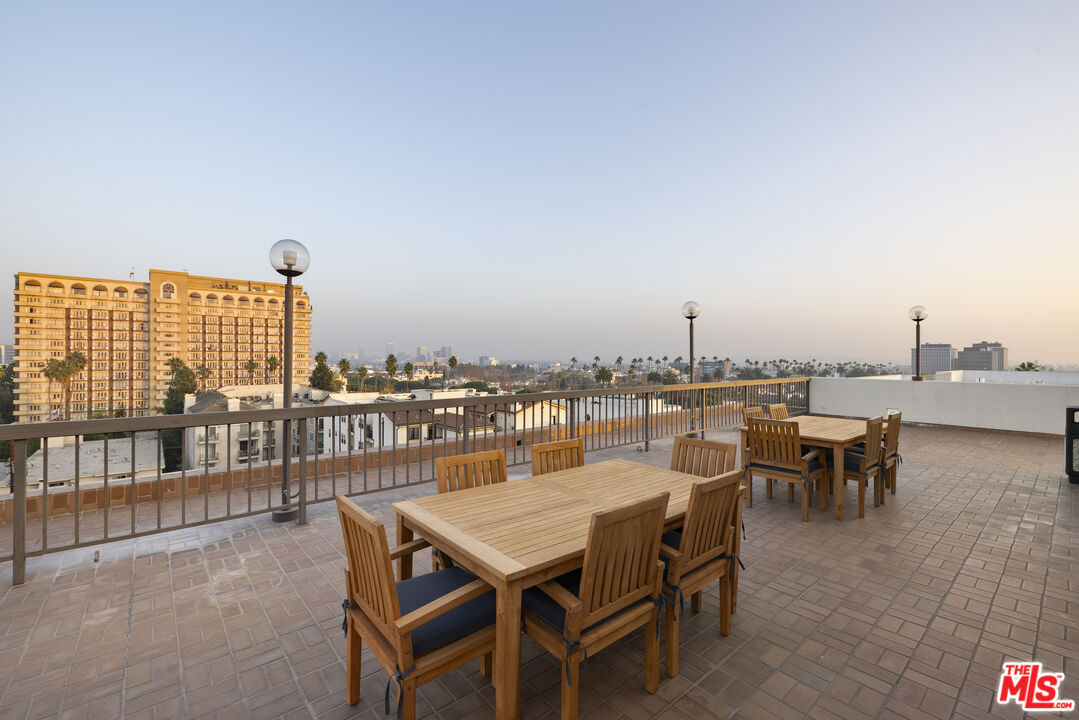 325 N Oakhurst Dr Unit: 501