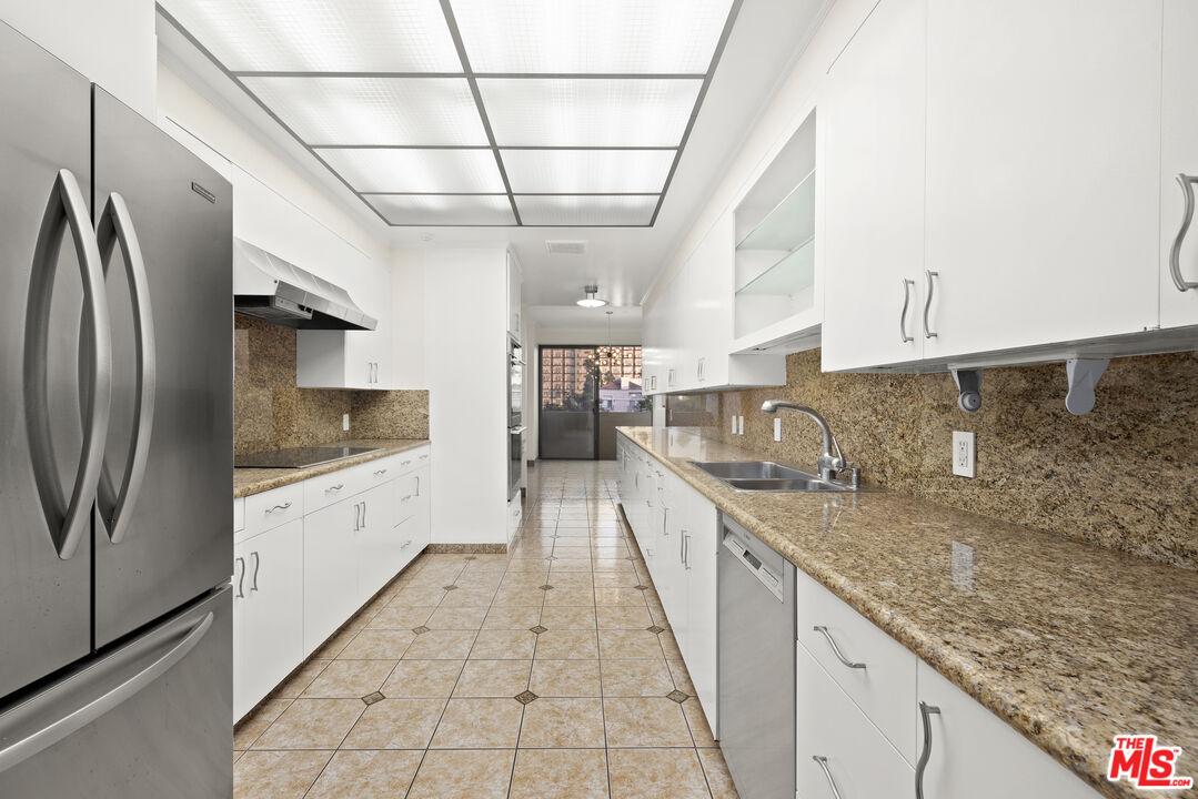 325 N Oakhurst Dr Unit: 501