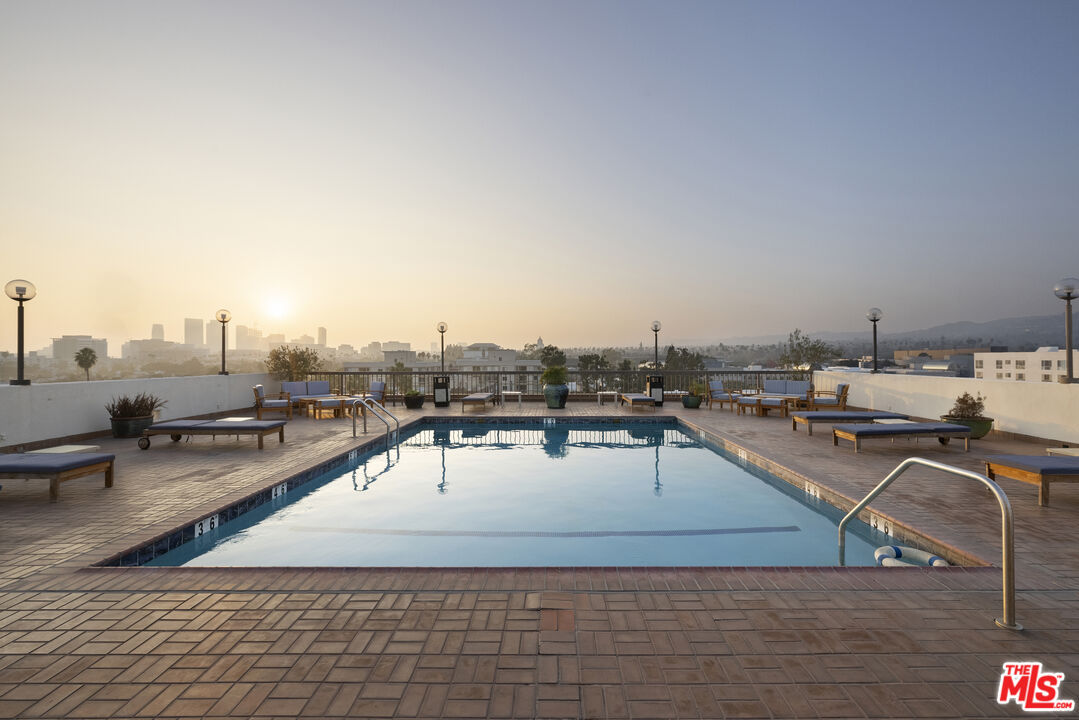 325 N Oakhurst Dr Unit: 501