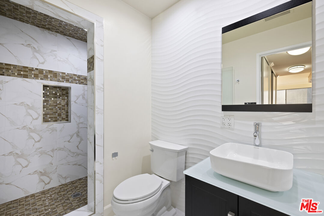 325 N Oakhurst Dr Unit: 501