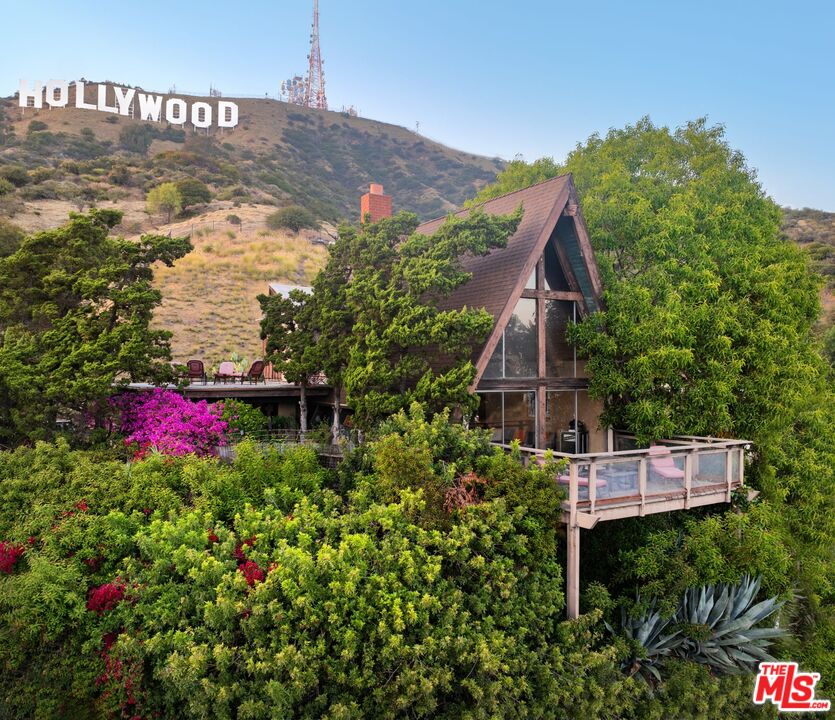 6105 Mulholland Hwy