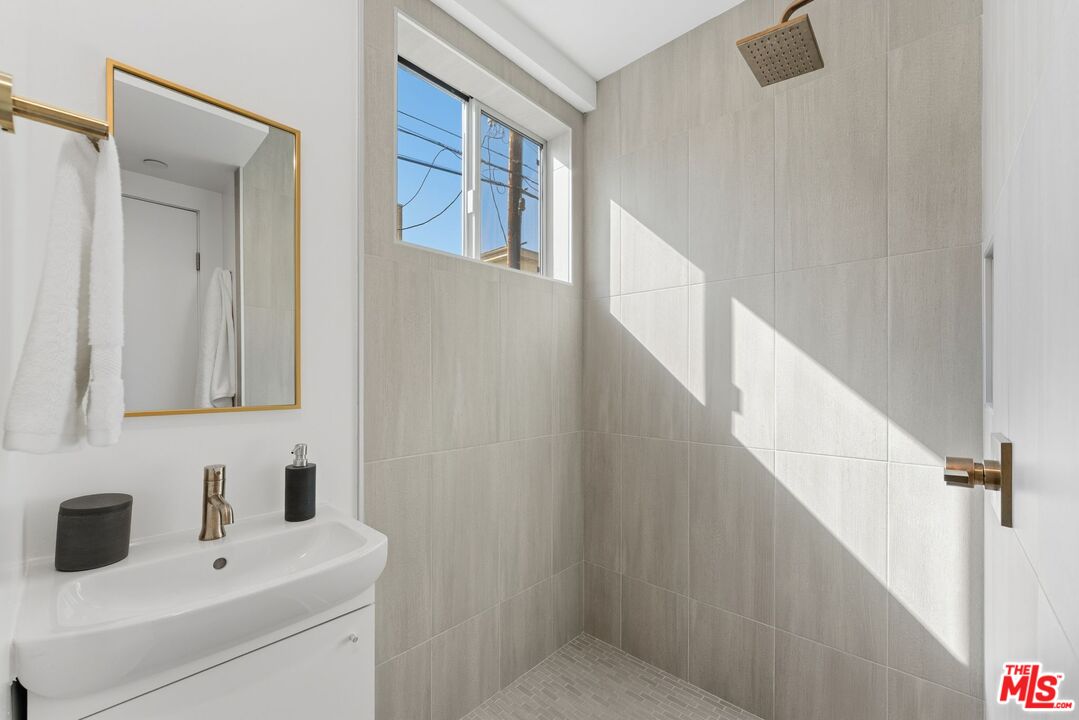 1244 14th St Unit: E