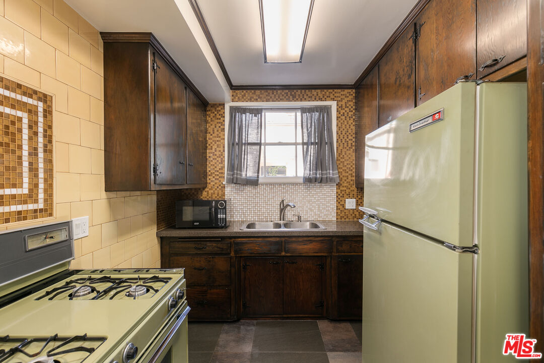 921 N Spaulding Ave Unit: 1