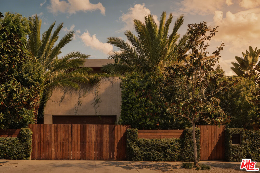530 N La Jolla Ave