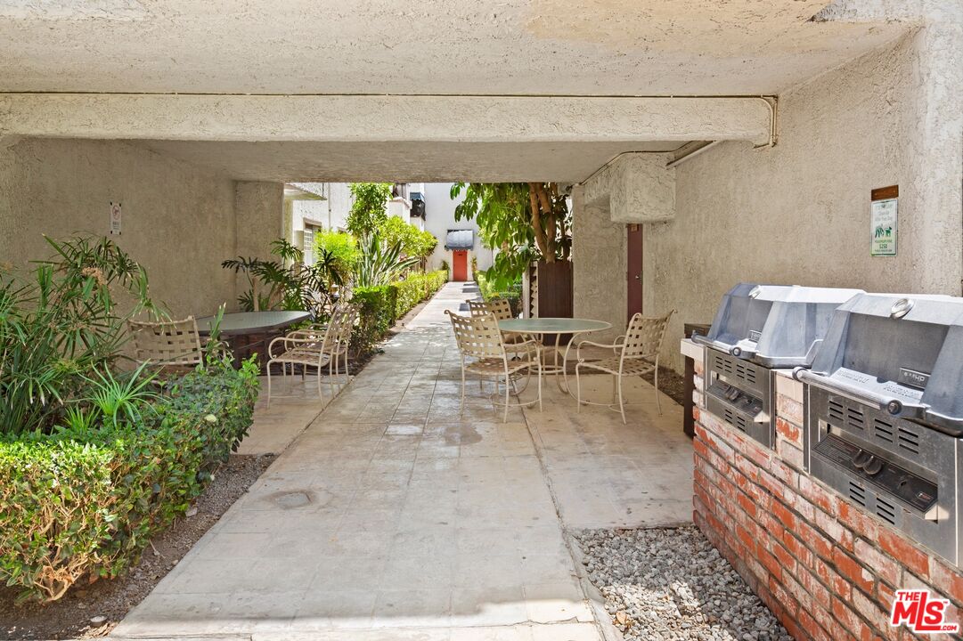 18530 Hatteras St Unit: 115