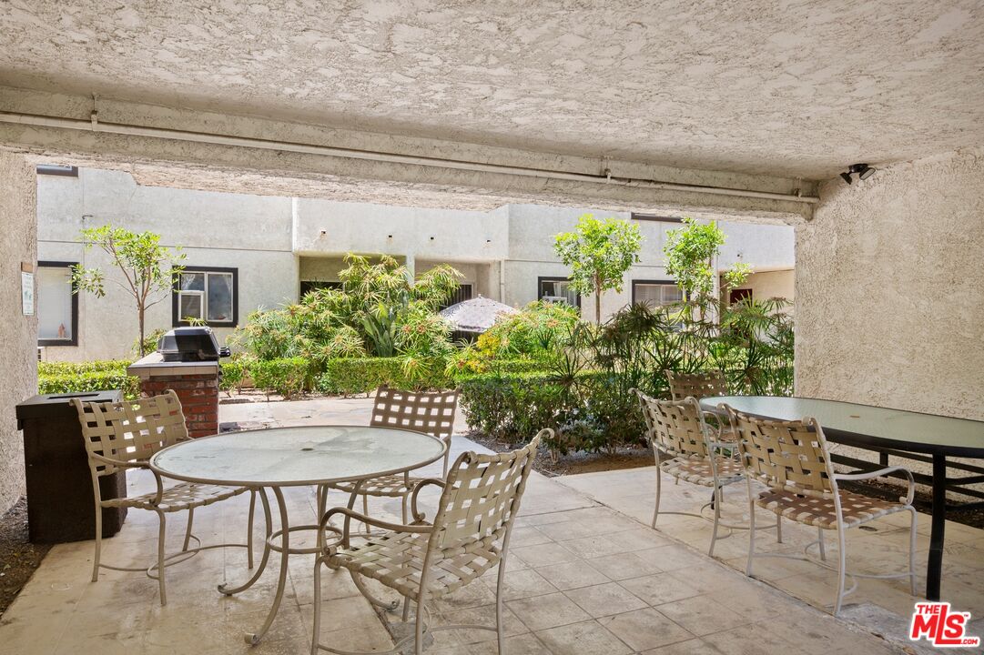 18530 Hatteras St Unit: 115