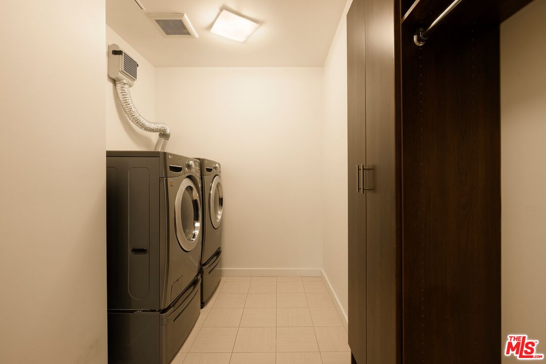 928 N Croft Ave Unit: 102