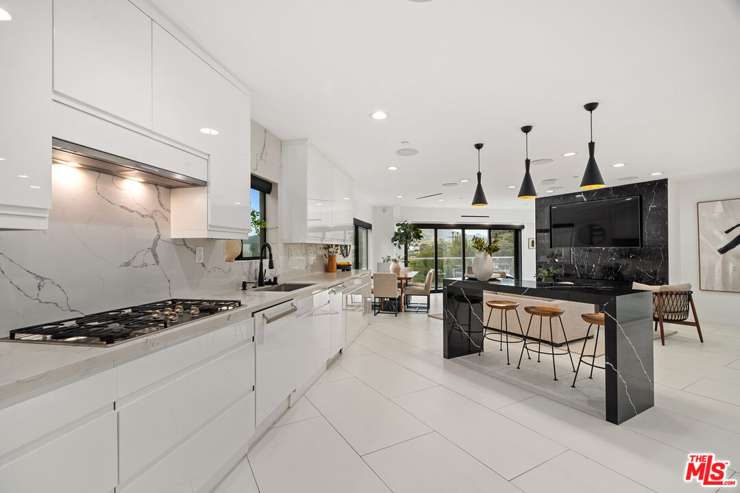 7141 Woodrow Wilson Dr