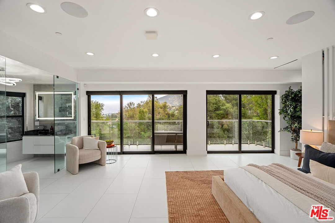 7141 Woodrow Wilson Dr