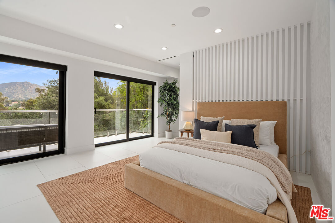 7141 Woodrow Wilson Dr