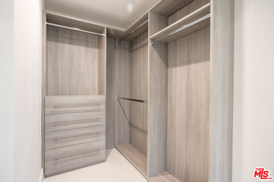 7141 Woodrow Wilson Dr