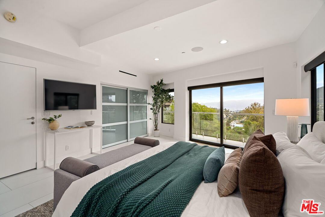 7141 Woodrow Wilson Dr