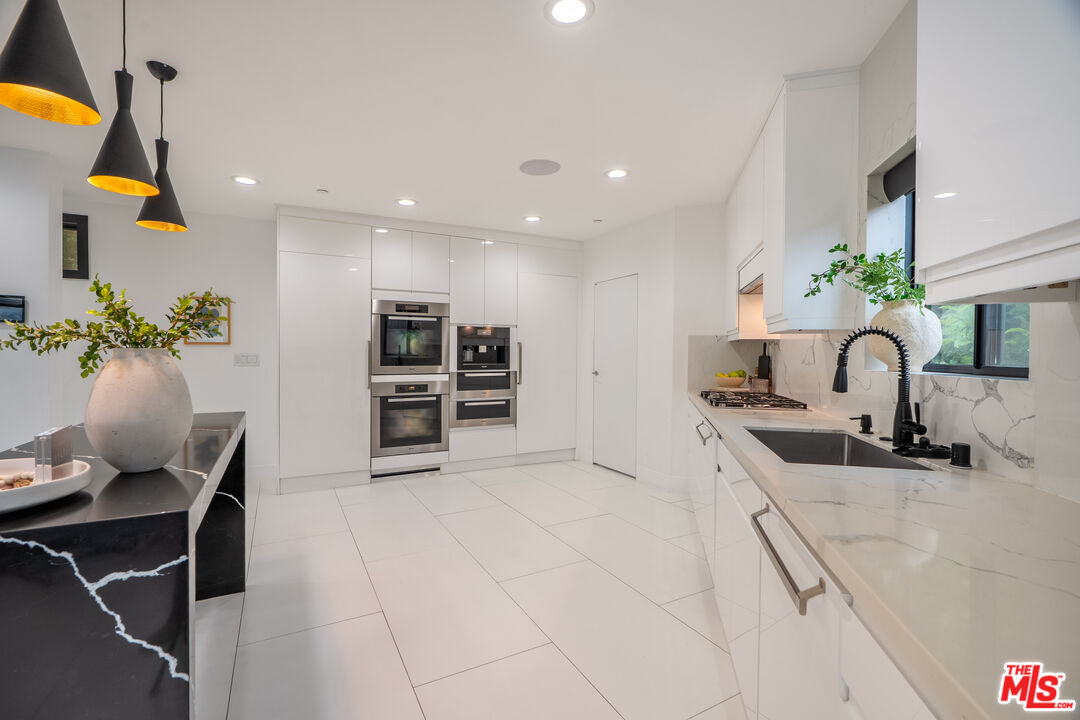 7141 Woodrow Wilson Dr