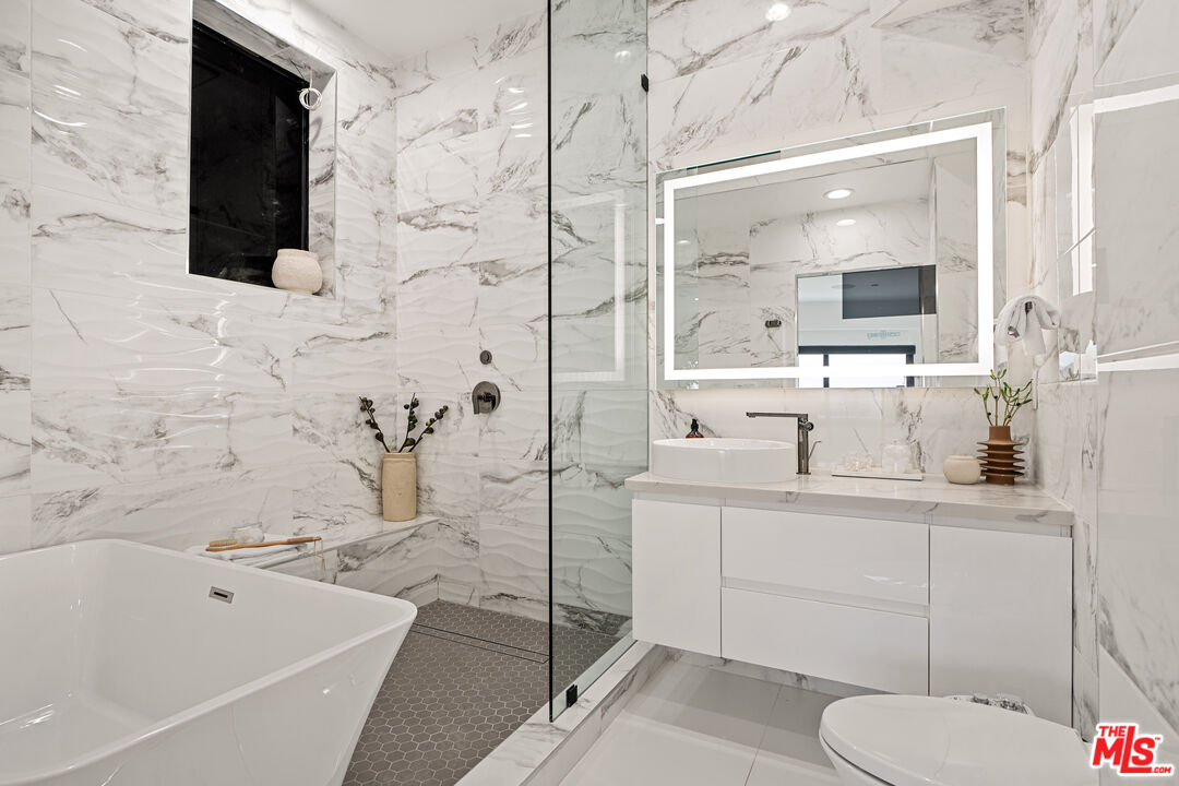 7141 Woodrow Wilson Dr