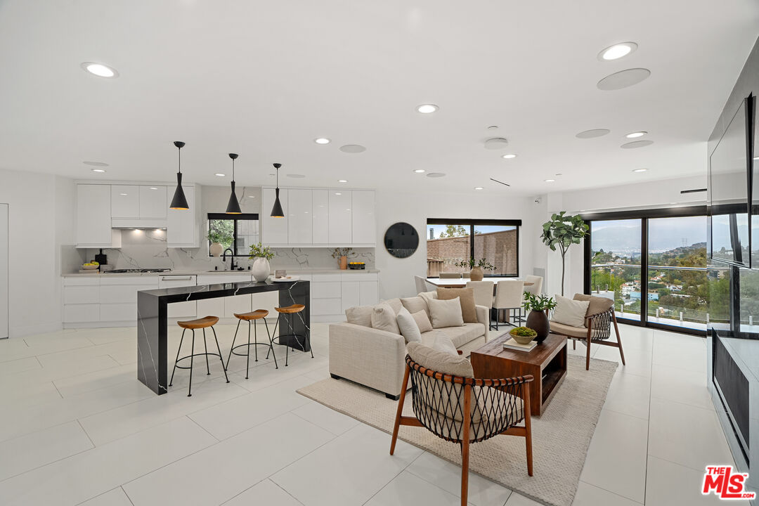 7141 Woodrow Wilson Dr