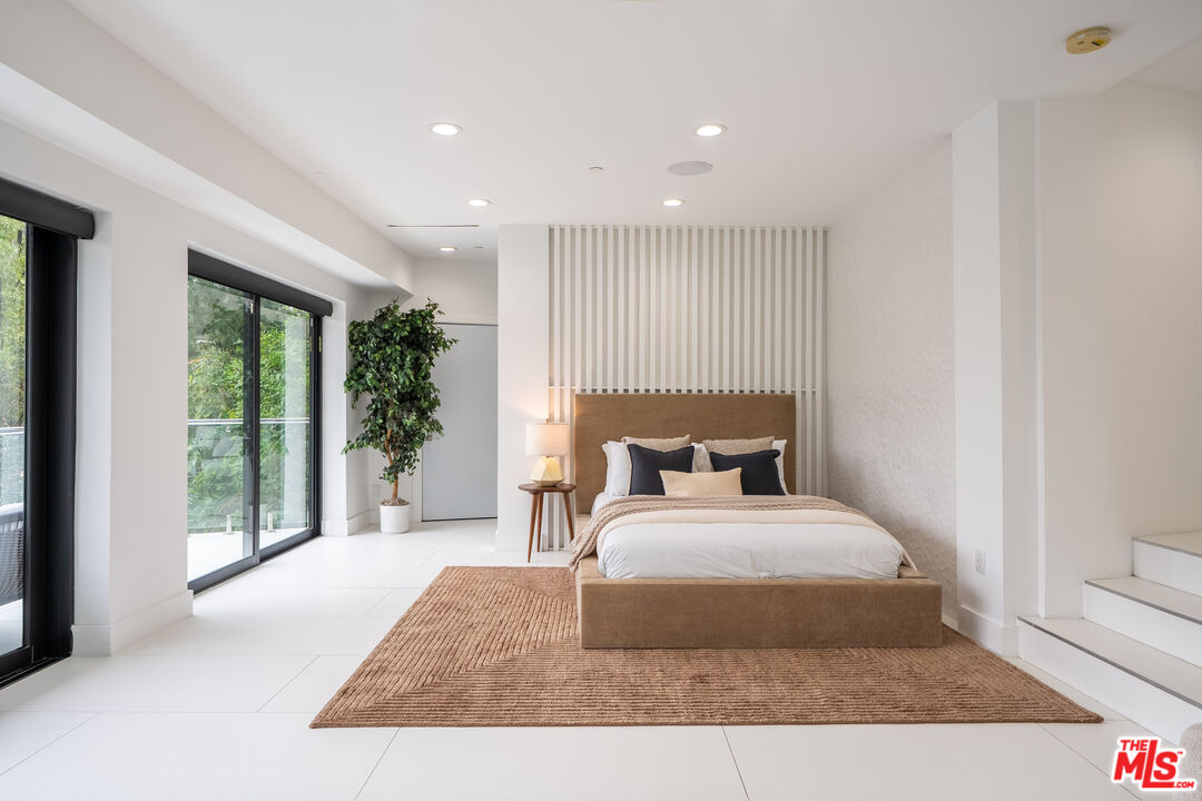 7141 Woodrow Wilson Dr