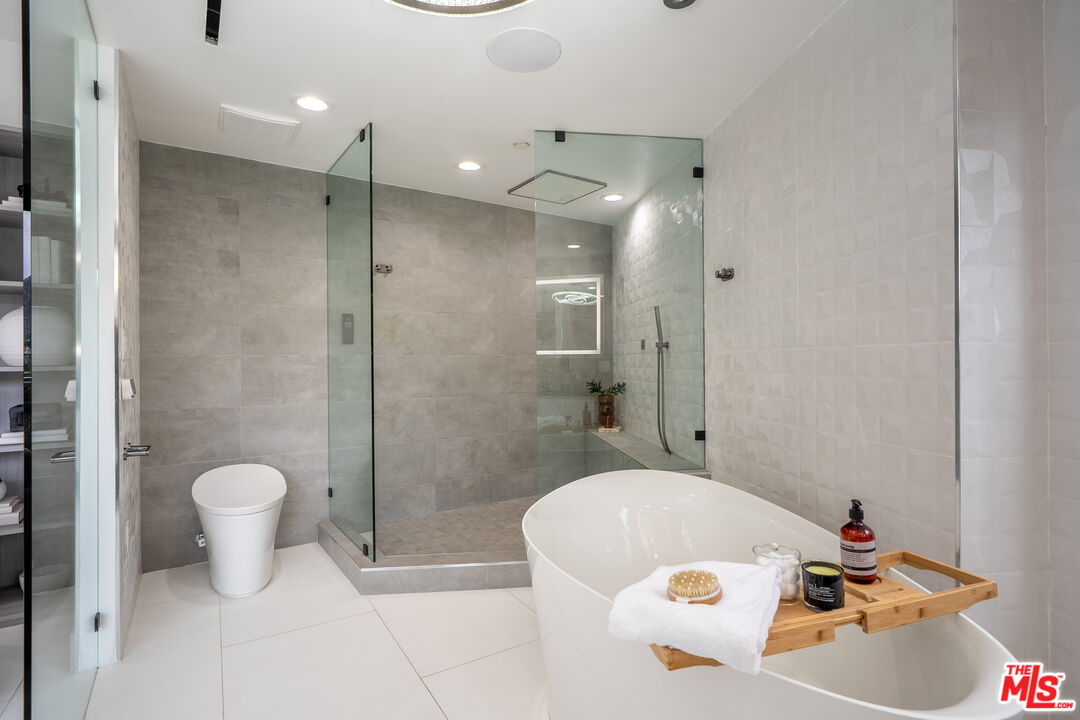 7141 Woodrow Wilson Dr