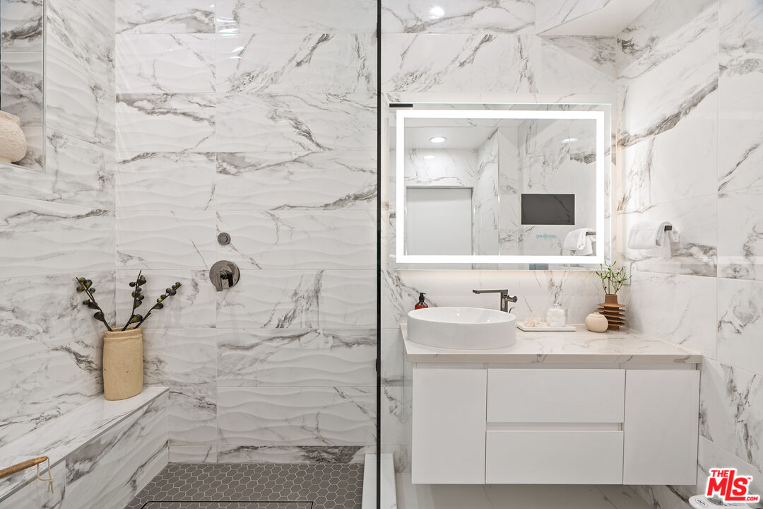 7141 Woodrow Wilson Dr