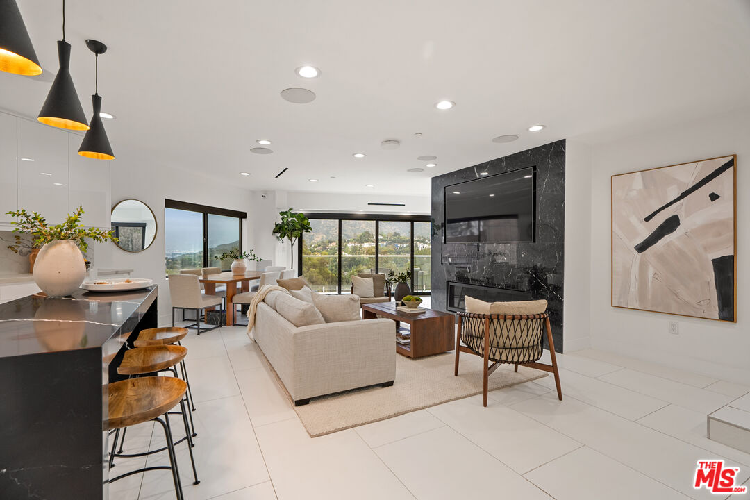 7141 Woodrow Wilson Dr