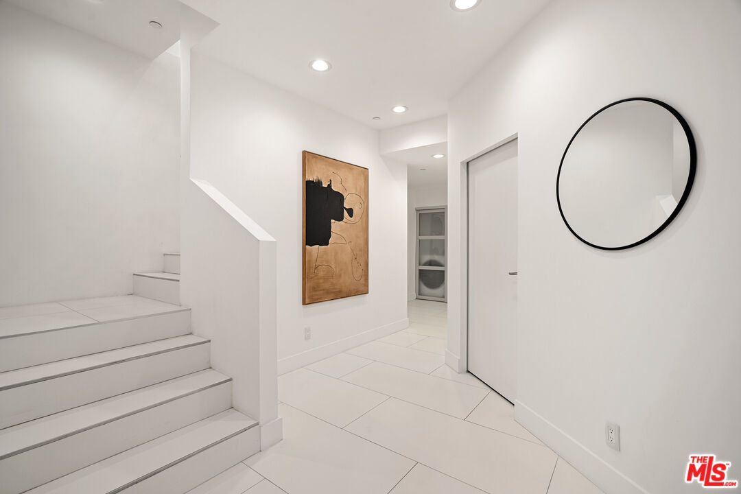 7141 Woodrow Wilson Dr