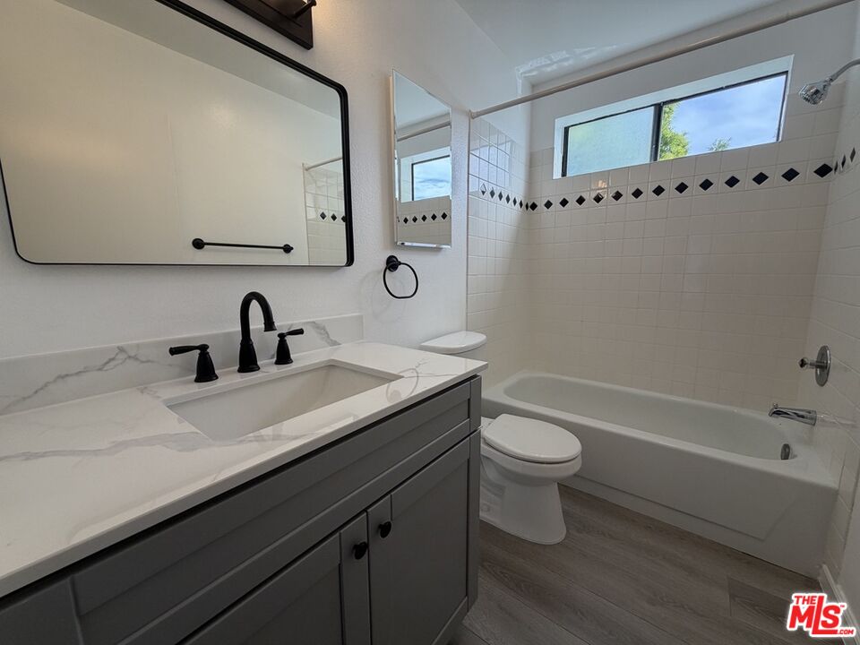 1531 N Detroit St Unit: 214