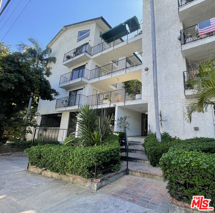 1531 N Detroit St Unit: 214