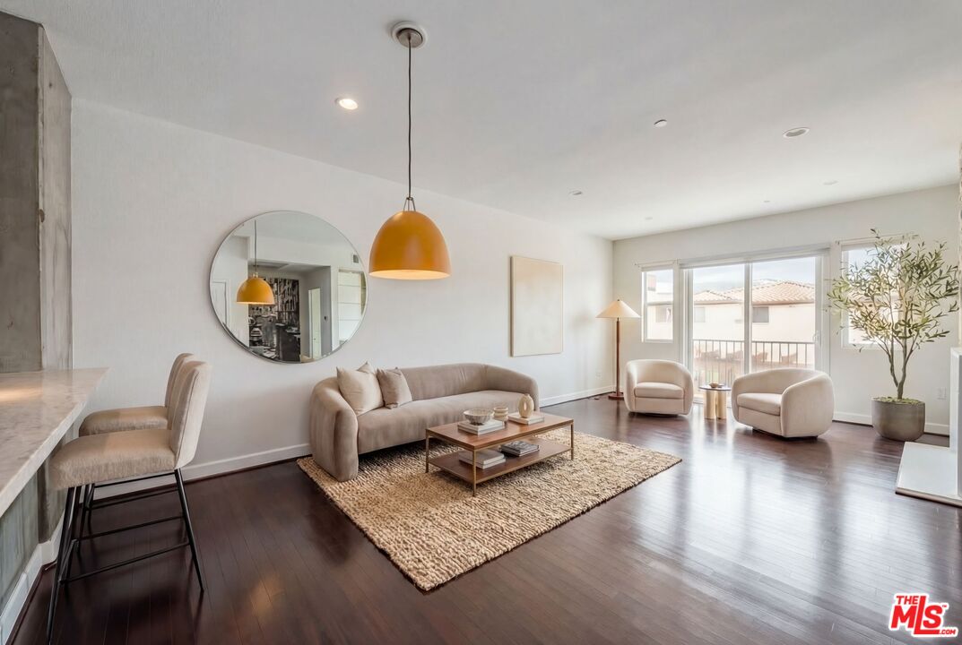 10878 Bloomfield St Unit: 406