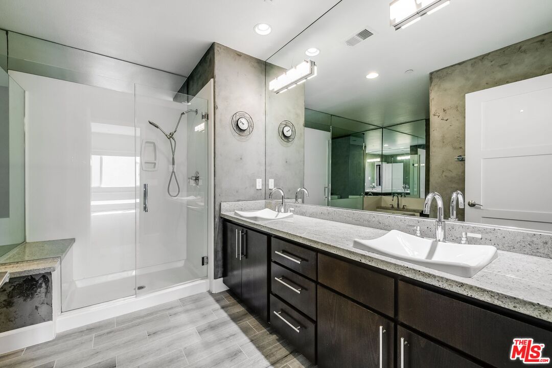 10878 Bloomfield St Unit: 406